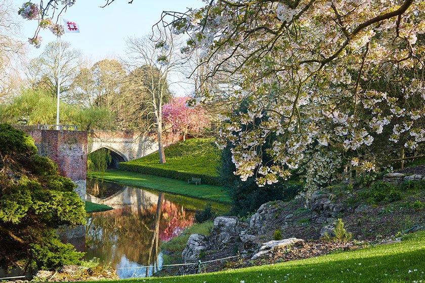 Great-Gardens-of-London-Eltham-Palace-pg27-pic-(c)-Hugo-Rittson-Thomas