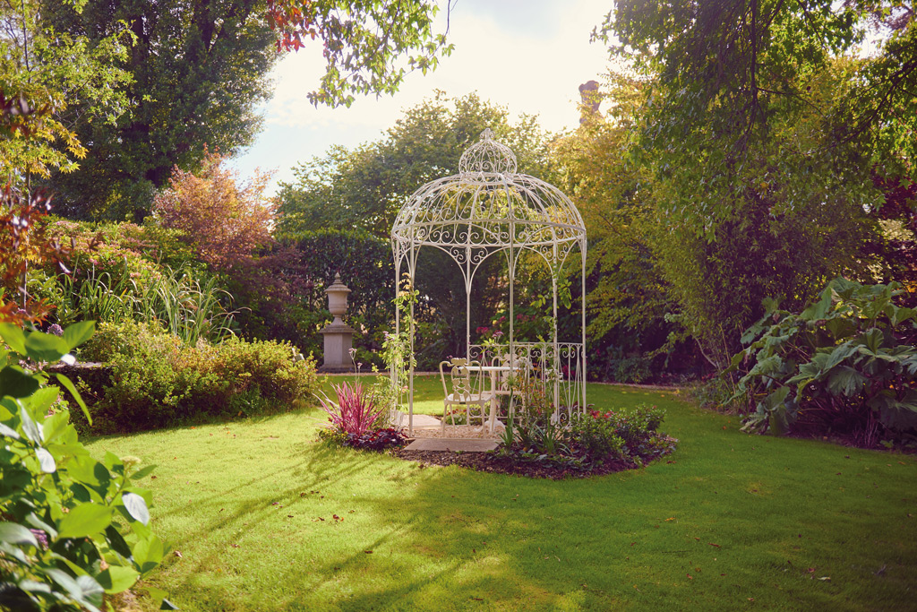 Summer Lodge