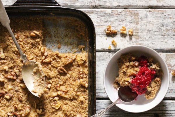 Indy Power’s Apple & Cinnamon Baked Oats with Raspberry Drizzle in Halo Large Rectangular Oven Dish & Natural Canvas Small Bowl