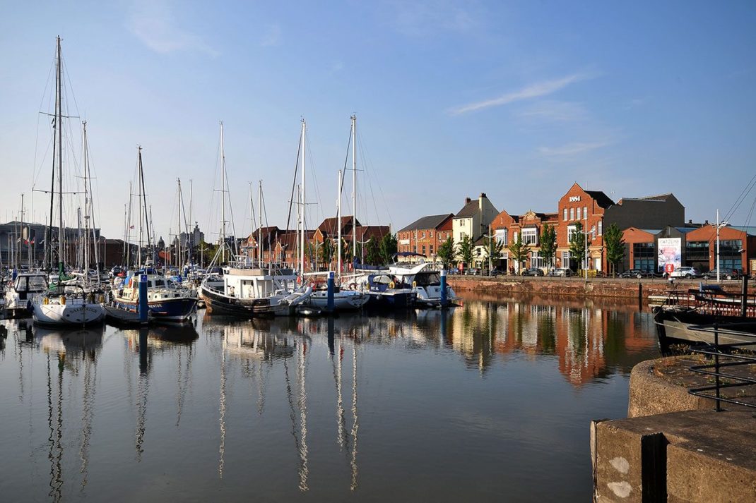 Hull marina