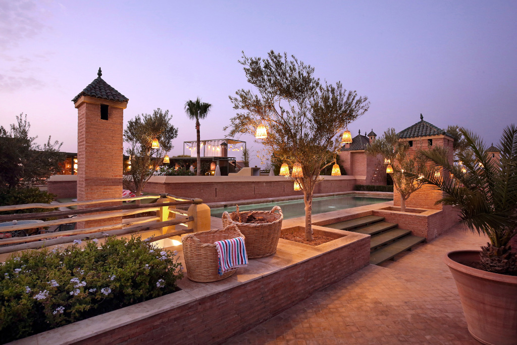 el fenn rooftop bar marrakech in evening