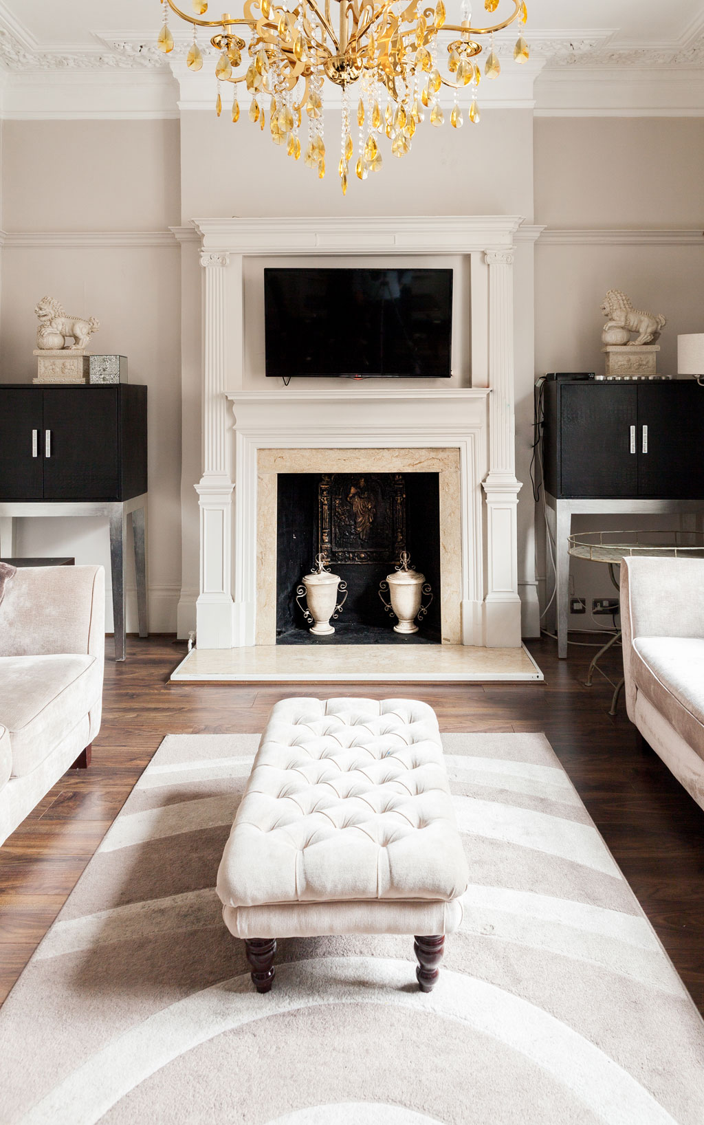 £3.2 m House Sitting Room