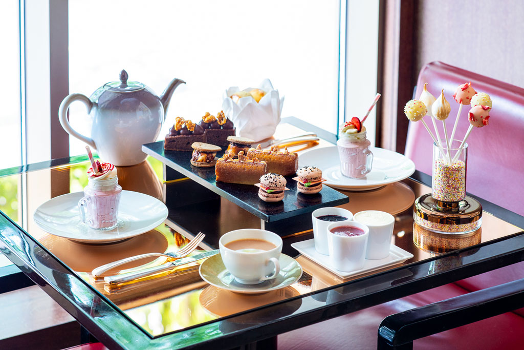 CUTcakes and tea