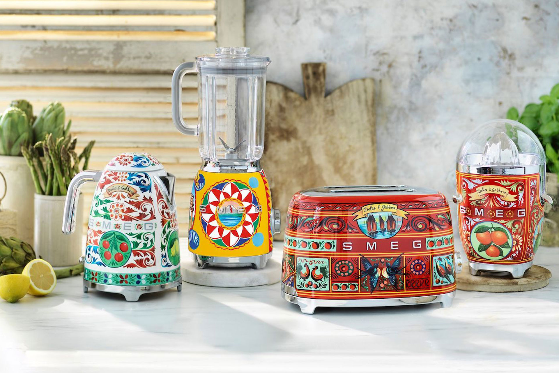 Dolce & Gabbana X Smeg Appliances 2018: Toaster, Juicer, Coffee Maker Dolce & Gabbana X Smeg Appliances 2018: Toaster, Juicer, Coffee Maker