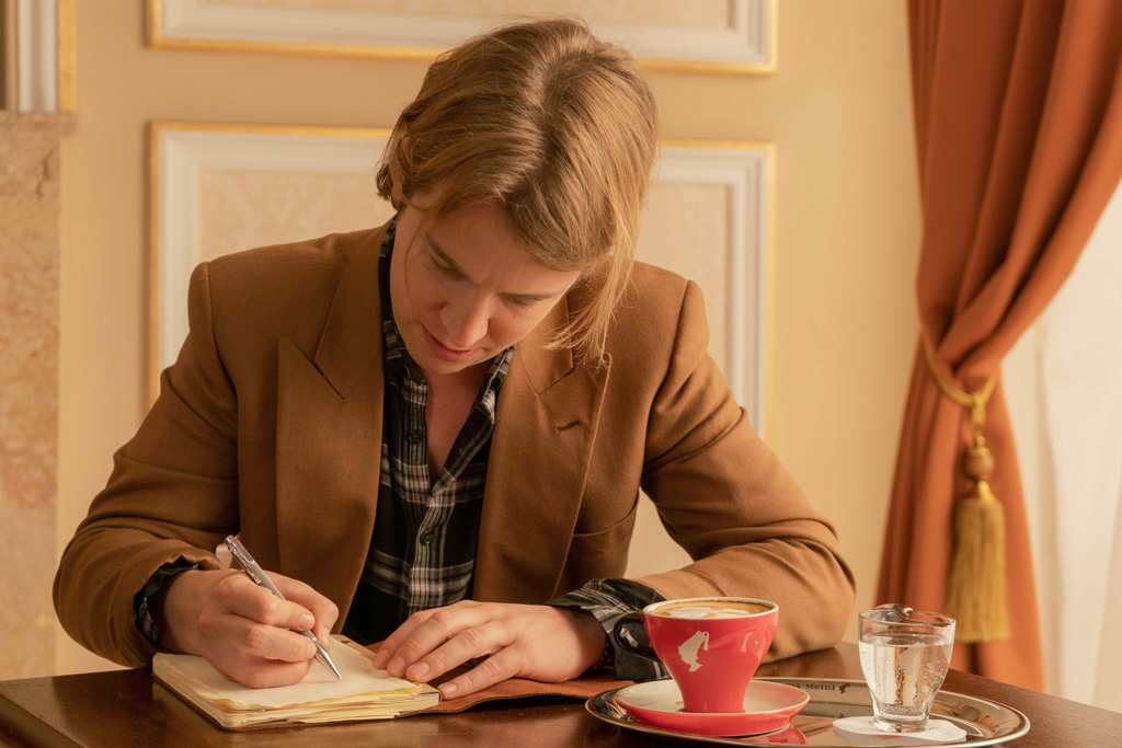 Trade a Poem for a Coffee with Julius Meinl on World Coffee Day