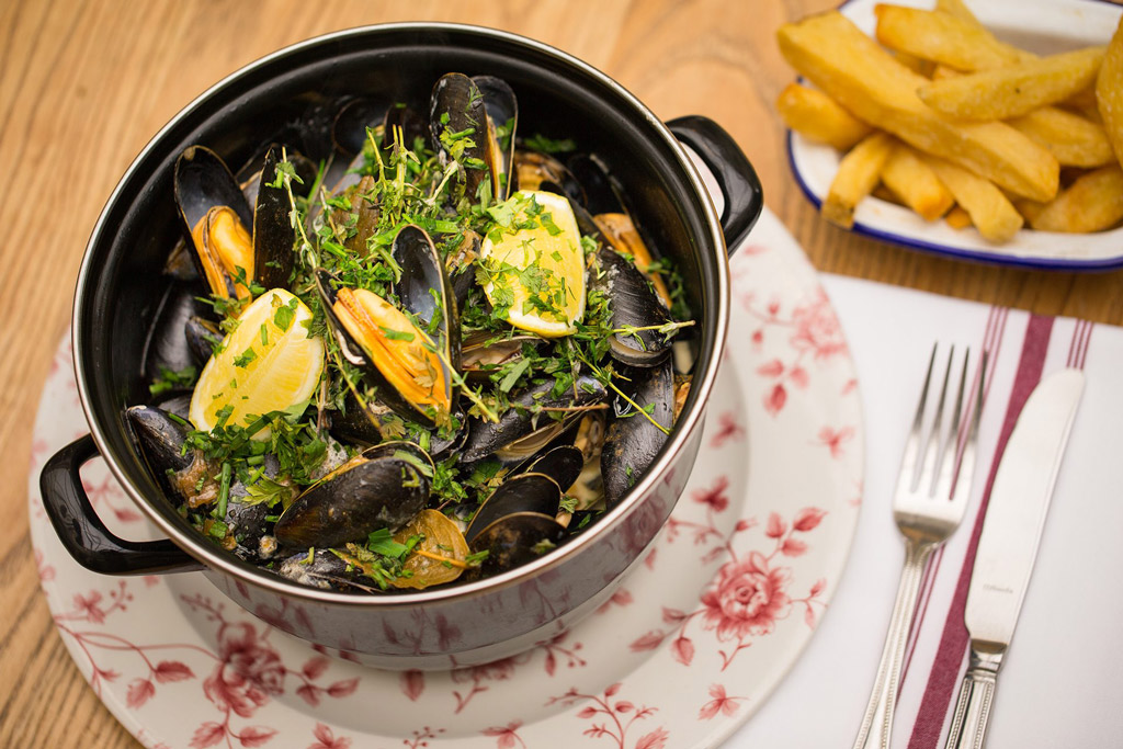 Bowl of mussels
