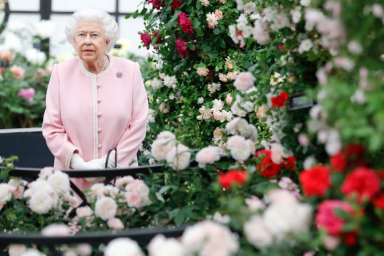 A 5 Minute Guide to Living like Her Majesty for a Day