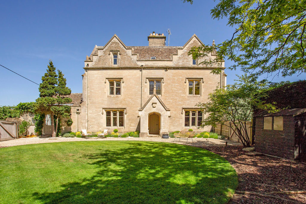 Edwards College