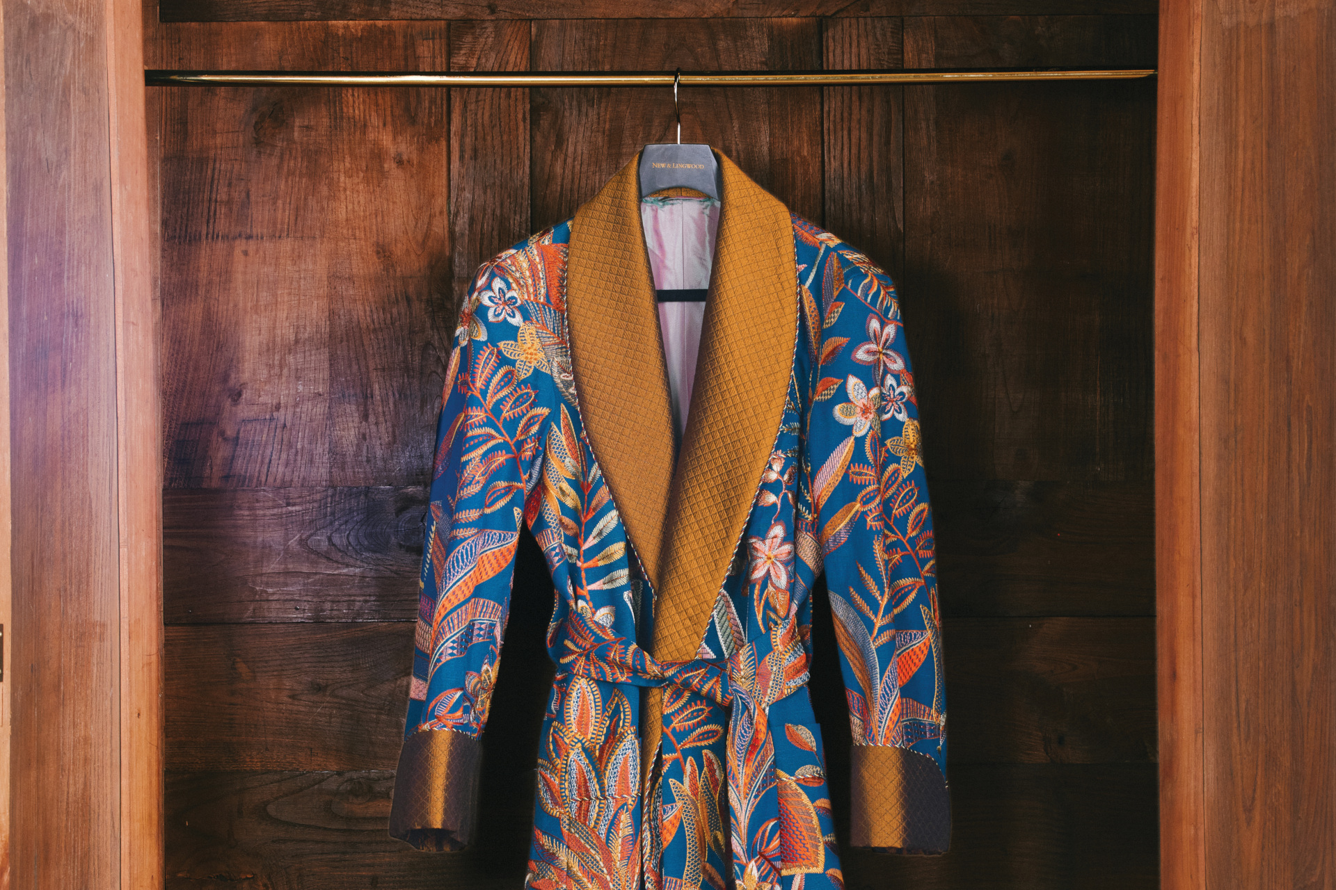 New and hotsell lingwood dressing gown
