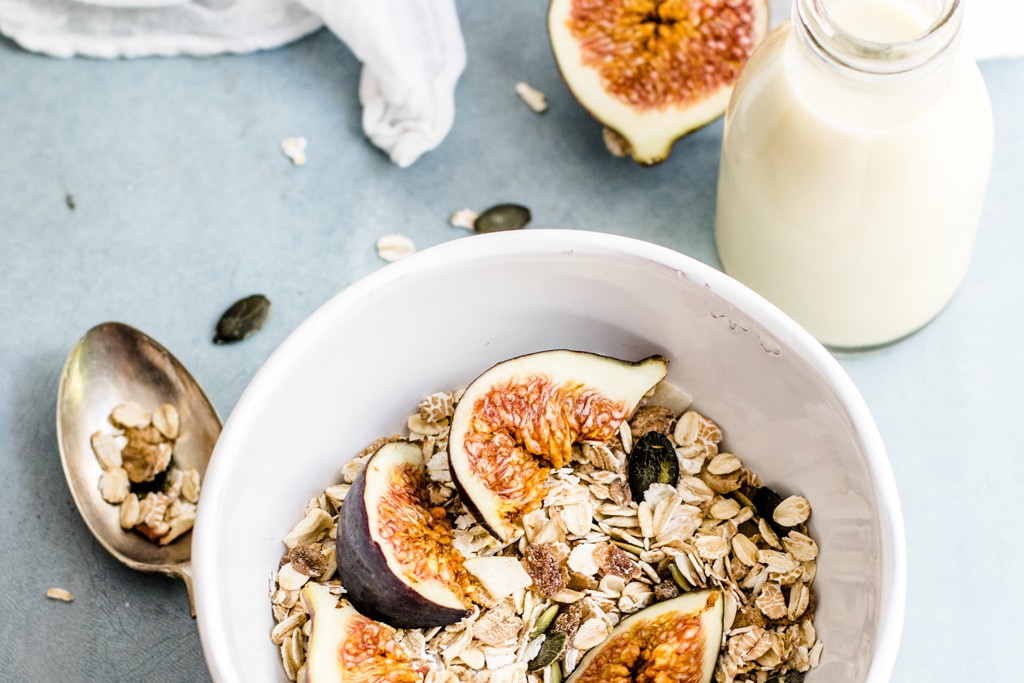 Breakfast oats Photo by Monika Grabkowska on Unsplash