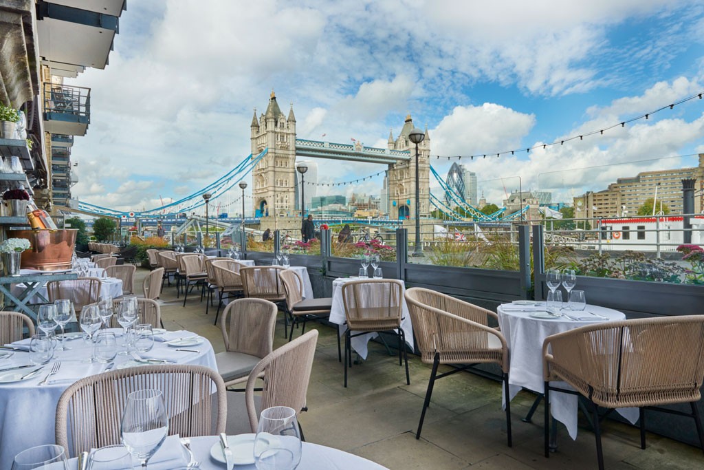 Le Pont de la Tour terrace