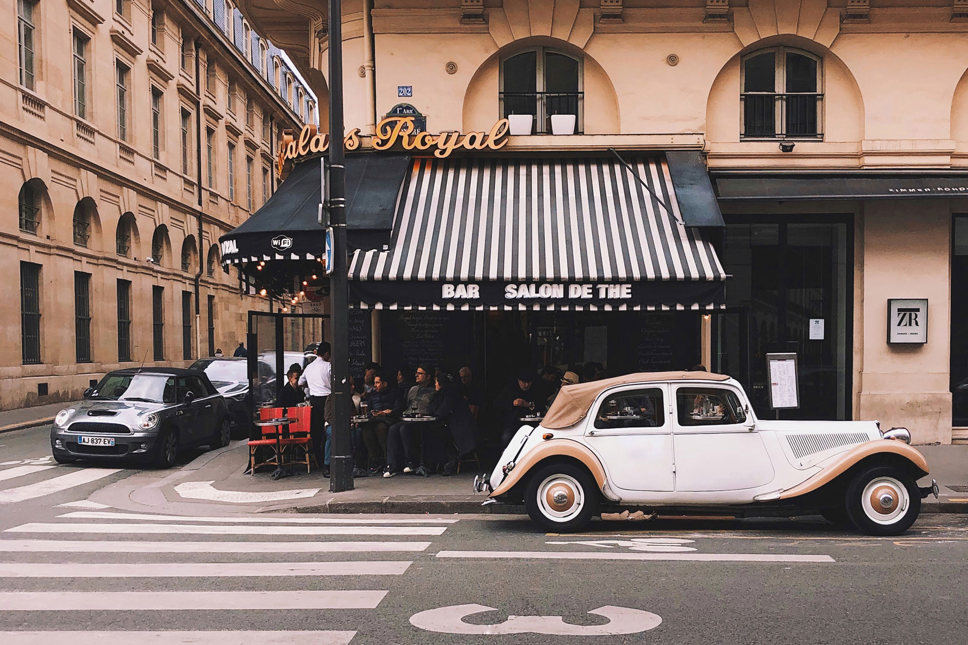 Paris cafe