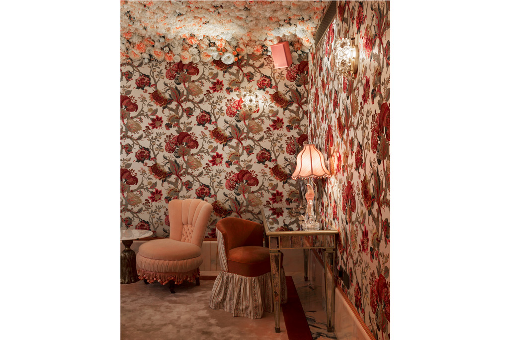 Annabel's Ladies Powder Room