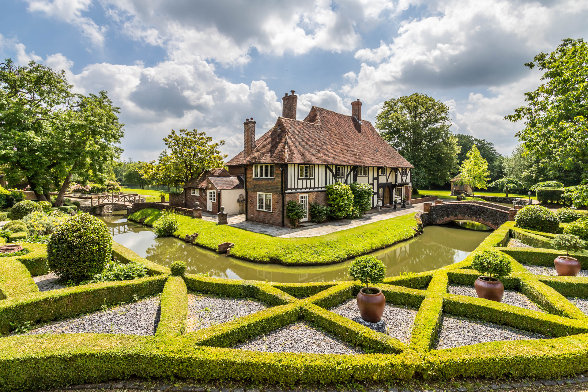 Properties With Gorgeous Gardens