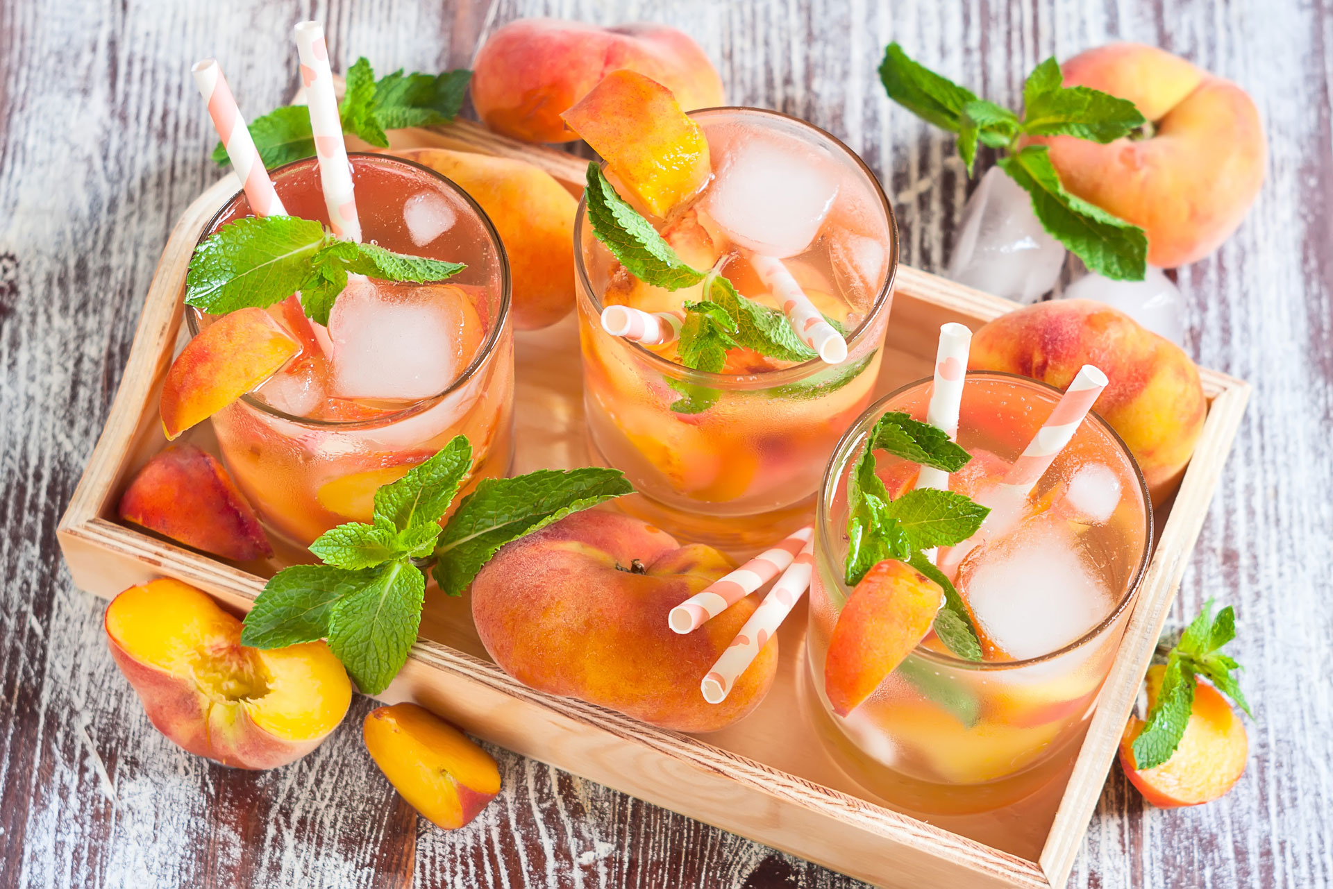 4 Peach Cocktail Recipes To Try This Weekend