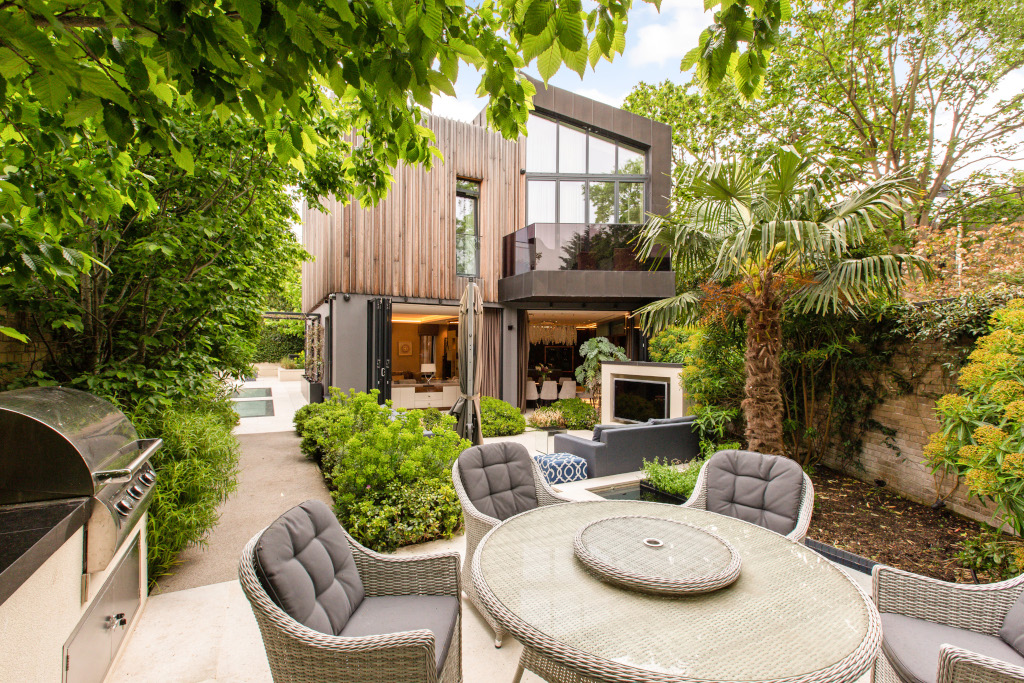 ealing property garden