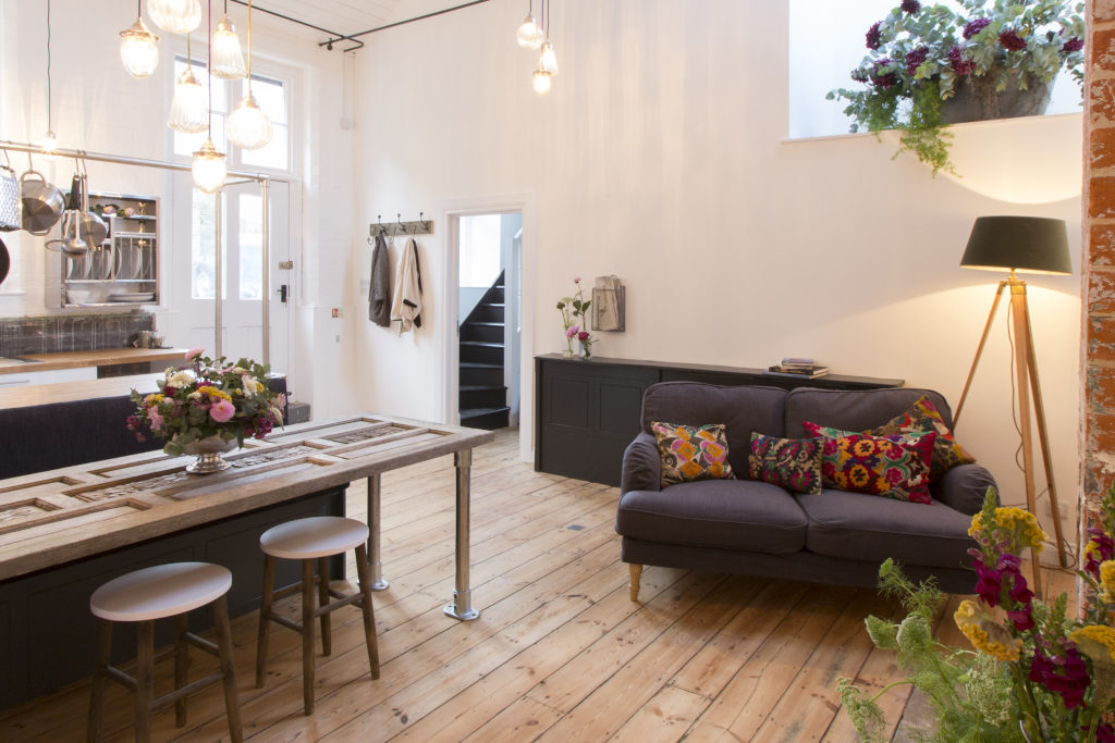 Best Private Houses - Two Bare Feet