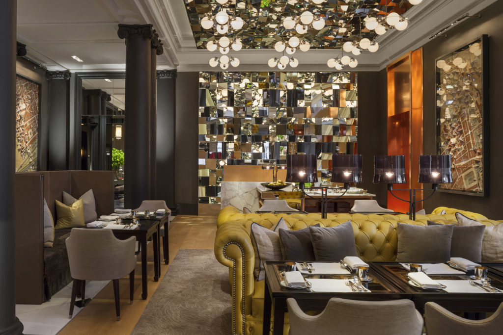 Rosewood mirror room