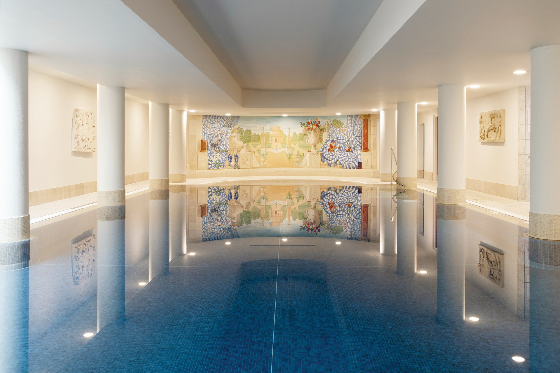 Hotel spa and pool