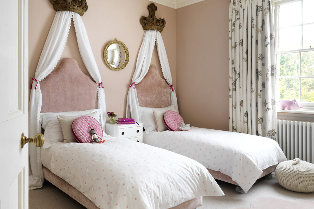 K&H twin bedroom
