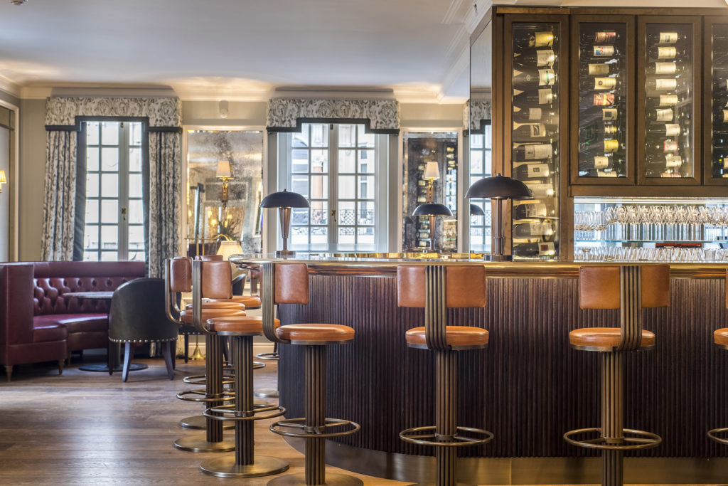 67 Pall Mall bar with leather bar stools
