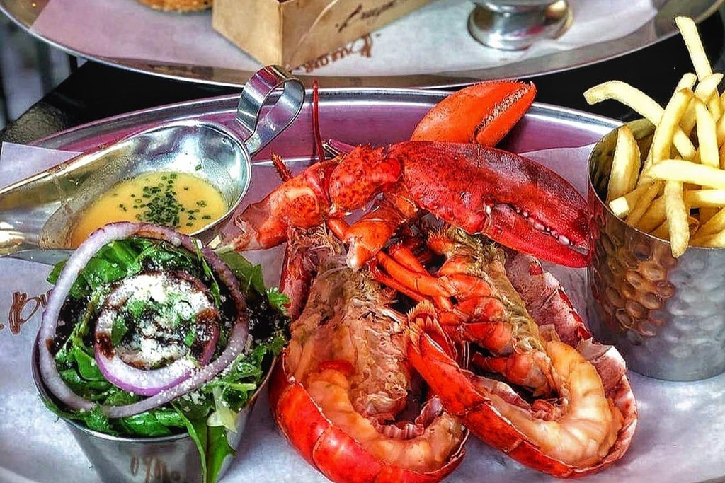 Burger & Lobster