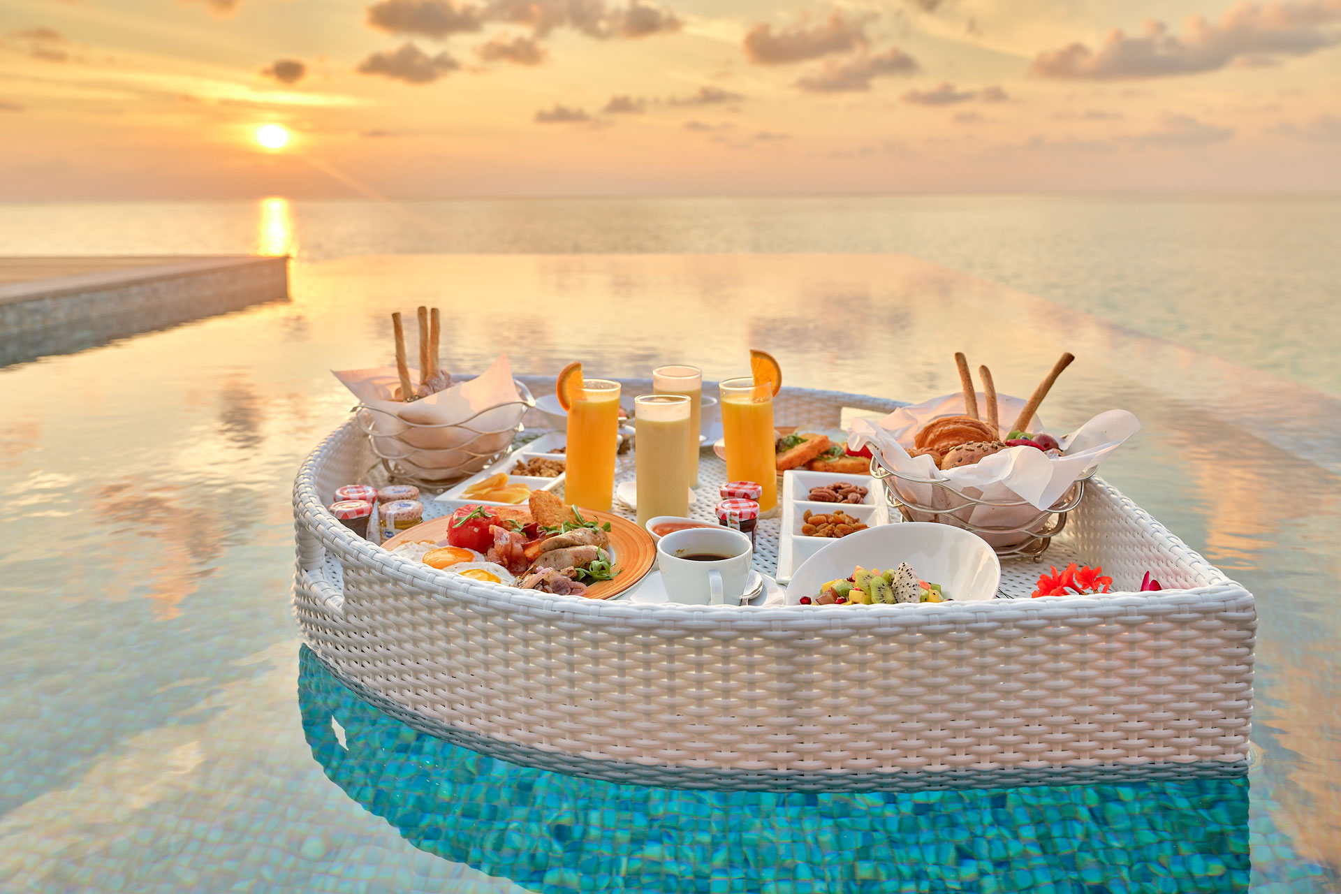 Floating Maldivian Breakfast with Pullman Maldives Maamutaa Resort