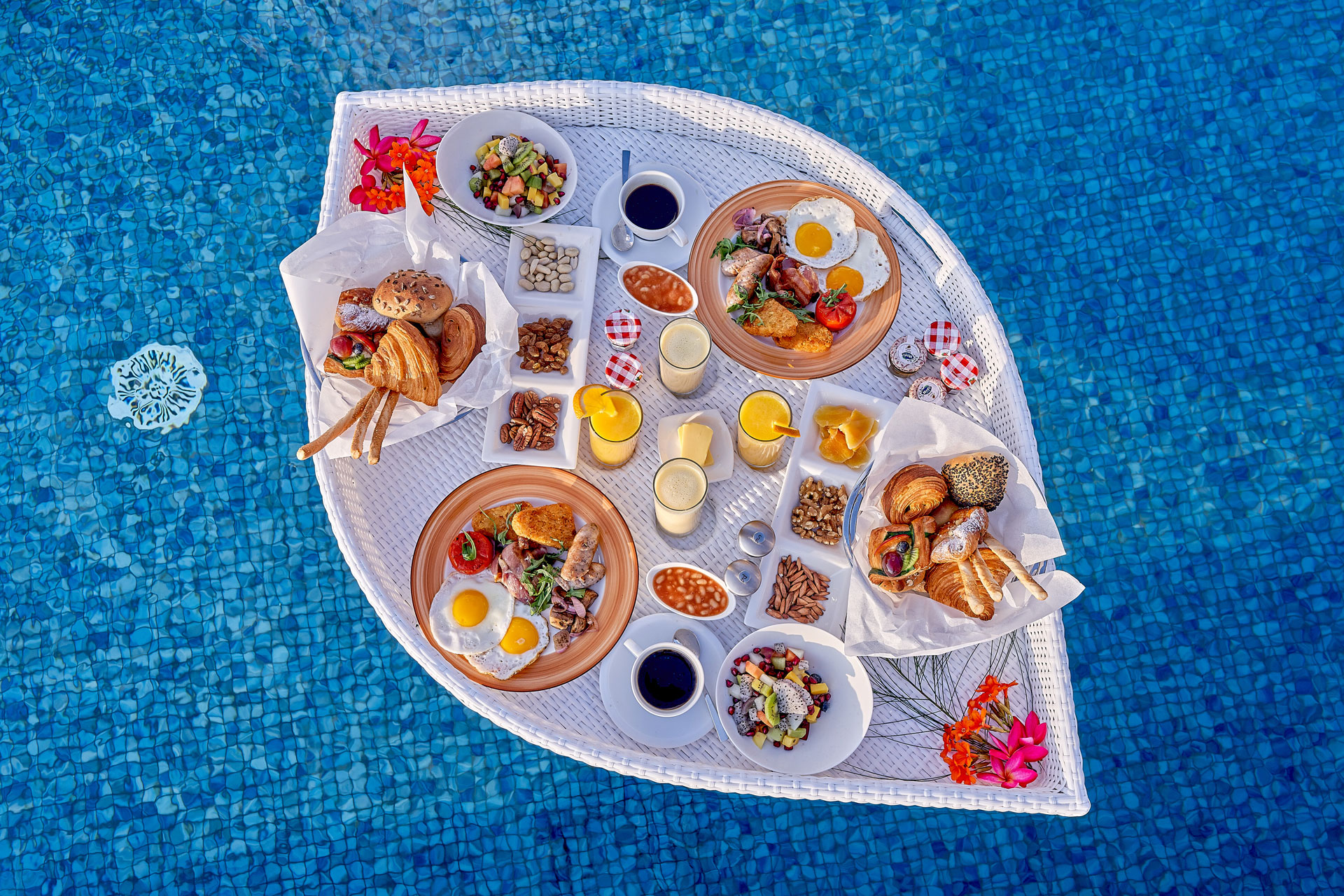Floating Maldivian Breakfast with Pullman Maldives Maamutaa Resort