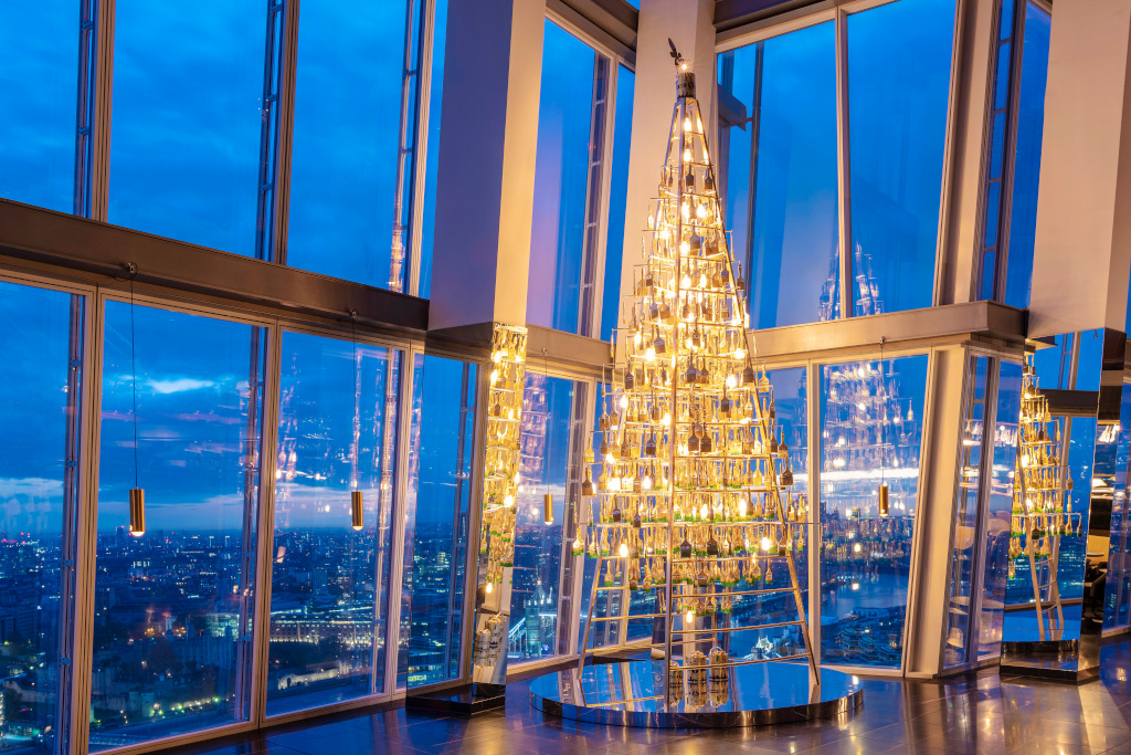 aqua shard xmas tree 2021