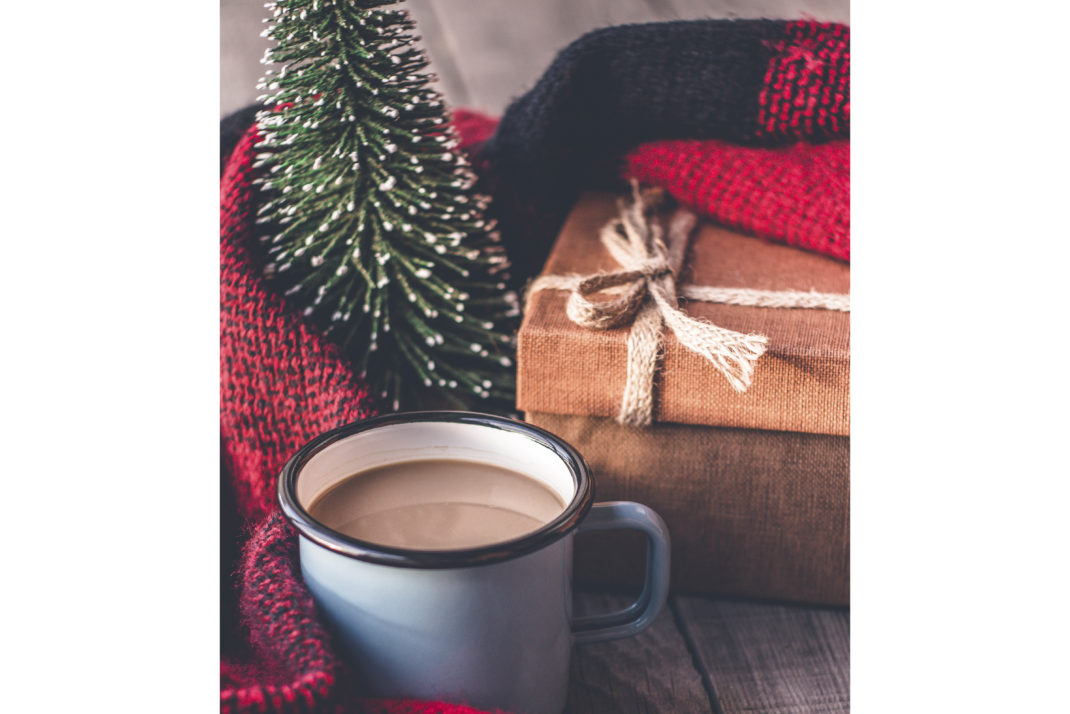 Mini artificial Christmas tree, mug and present