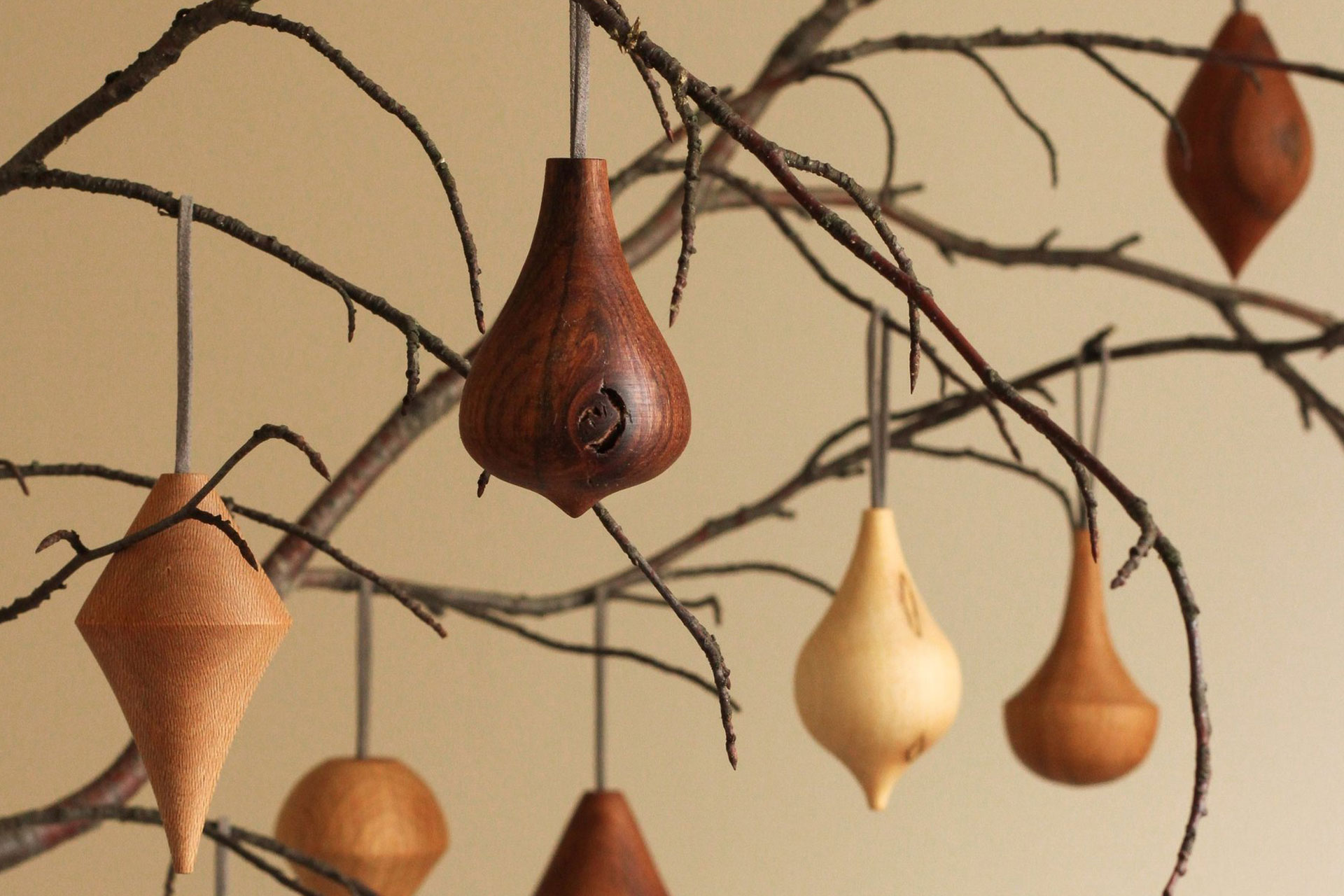How To: Minimalist Christmas