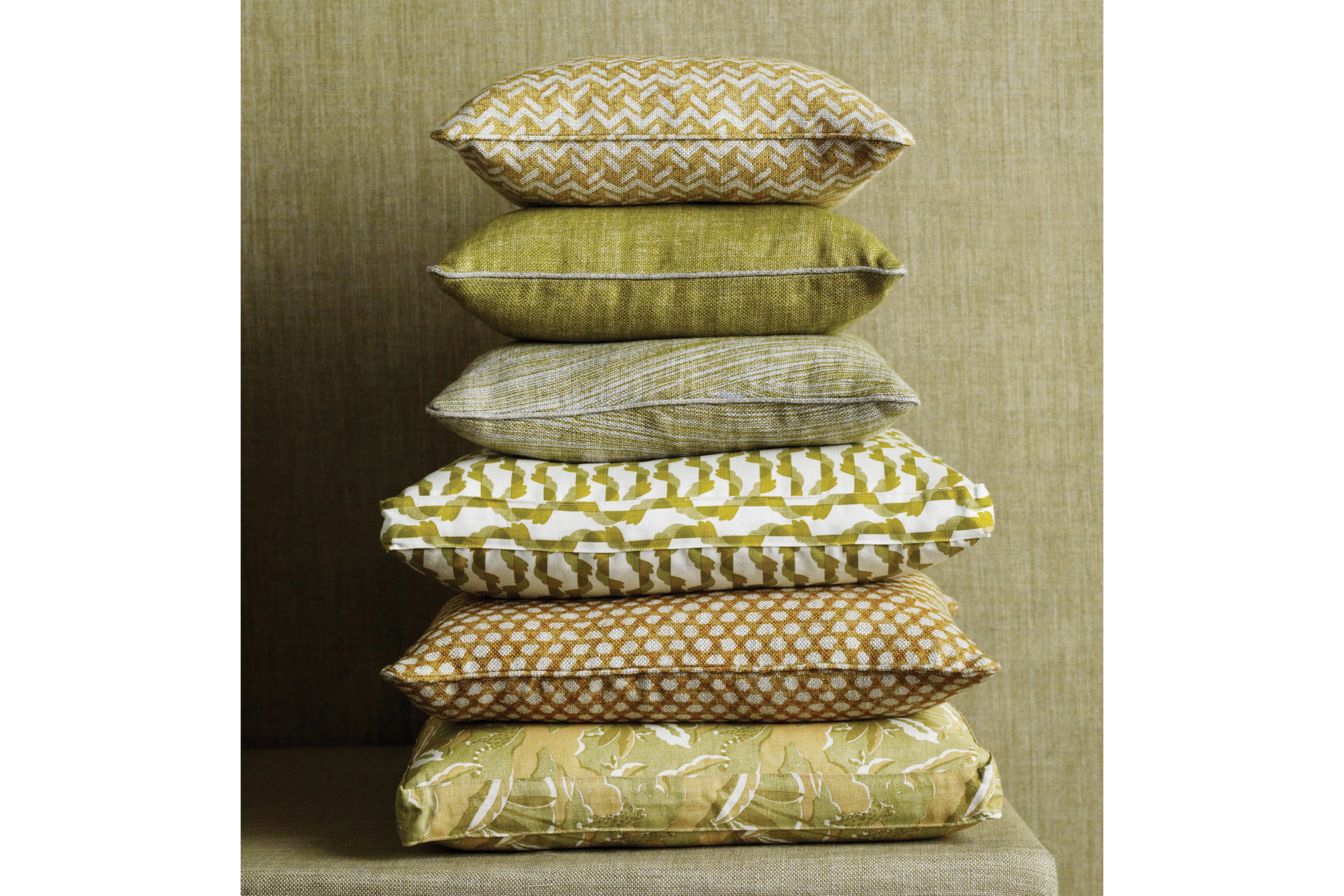 Fermoie yellow cushion stack
