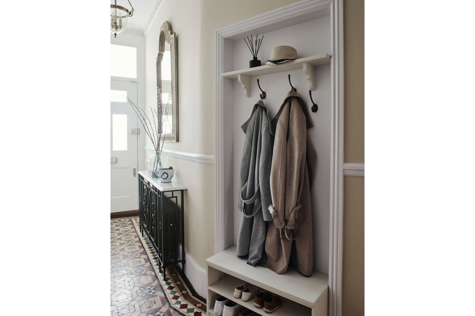 10 Ways To Re-Organise For a Peaceful Home - Interiors