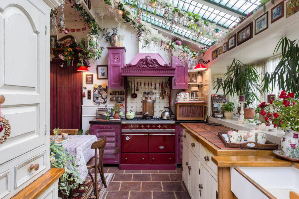 Amazing Interiors fairytale kitchen