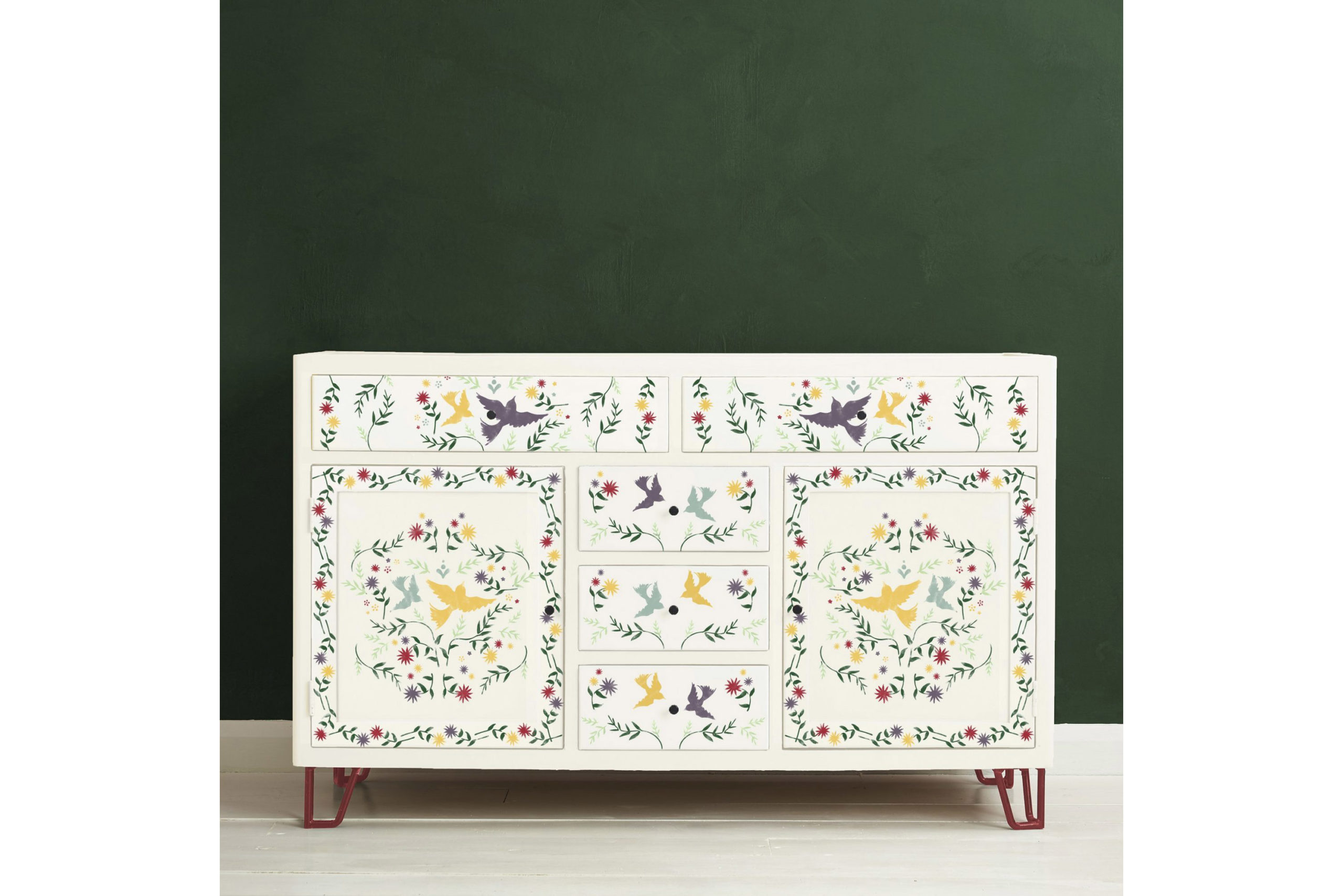 Annie Sloan furniture paint