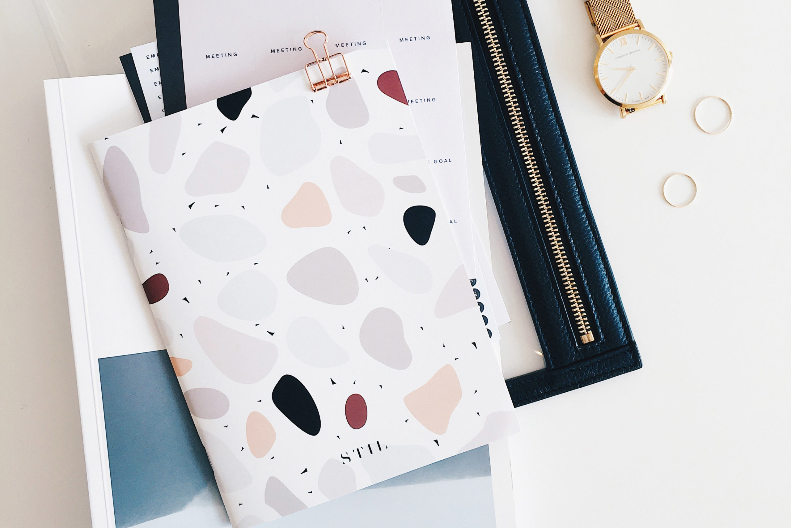 How To Feng Shui Your Desk