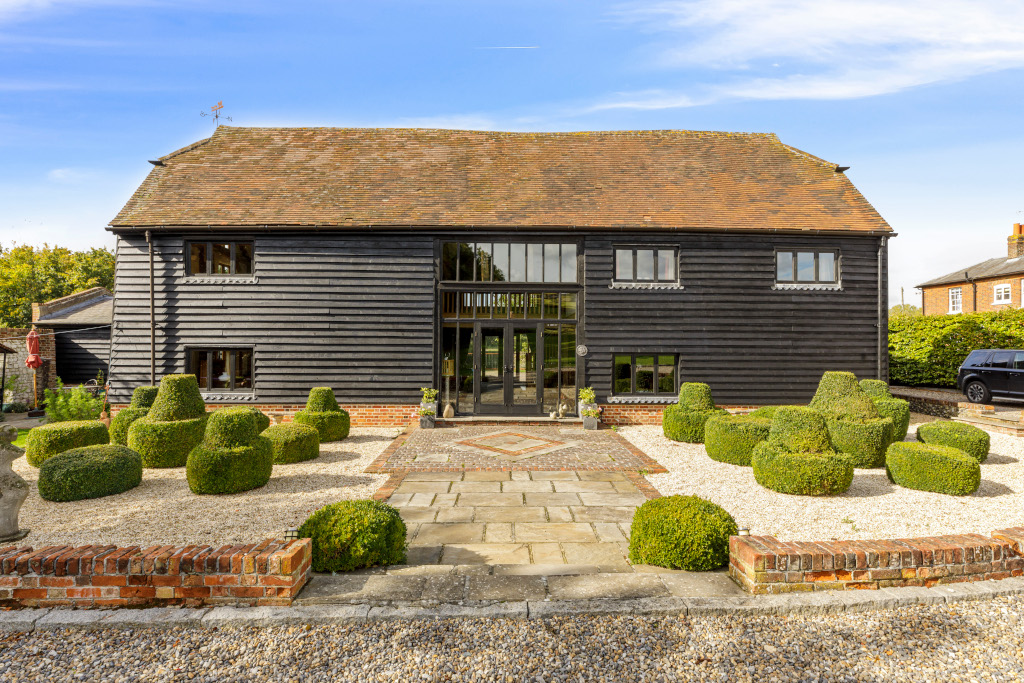 Howe Lane, Binfield, Berkshire barn conversion property