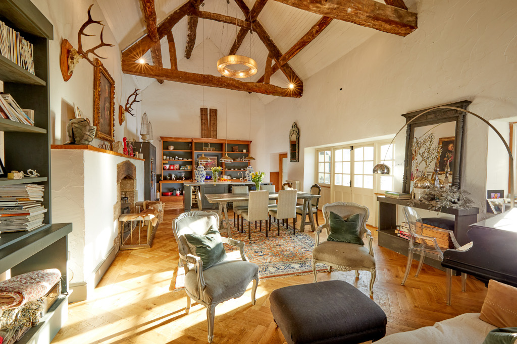 Langford, Lechlade, Oxfordshire barn conversion open plan interior
