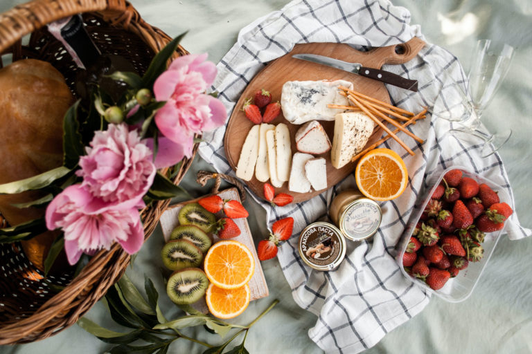The C&TH Picnicware Edit