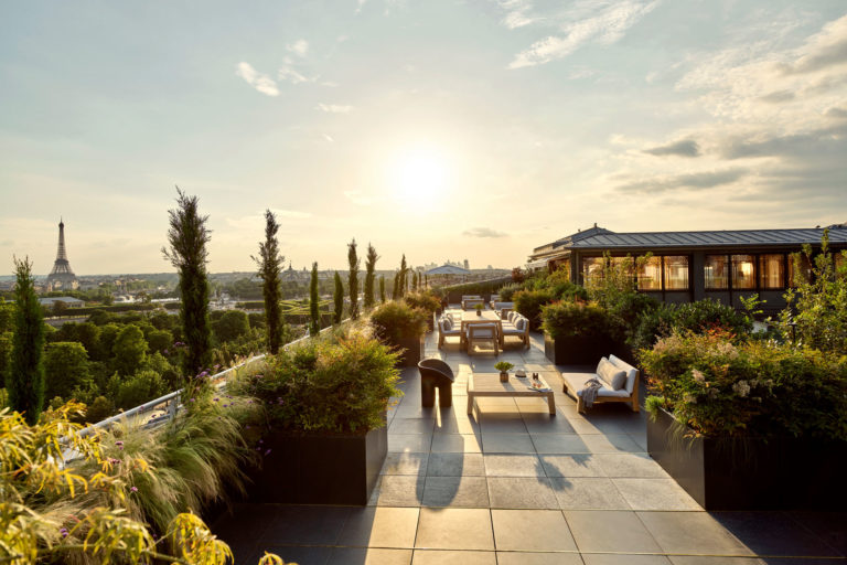 TV Travel: Is This The Most Luxurious Hotel Suite In The World?