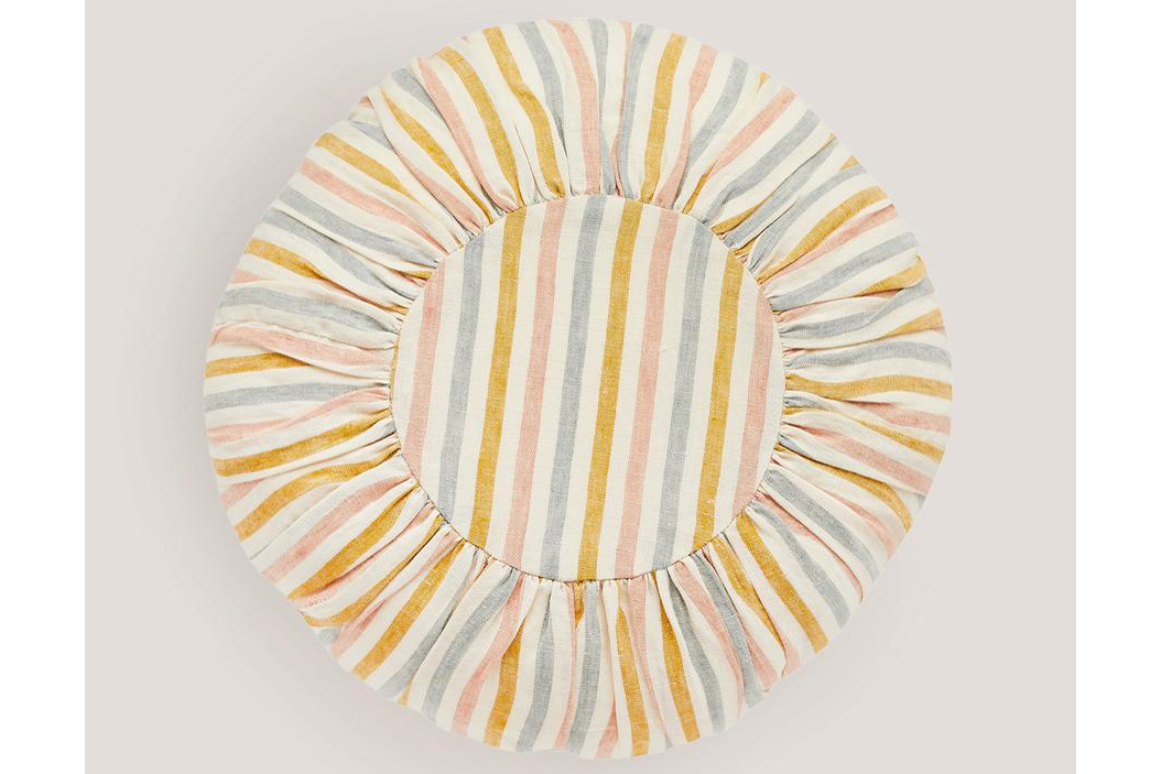 Att Pynta cushion