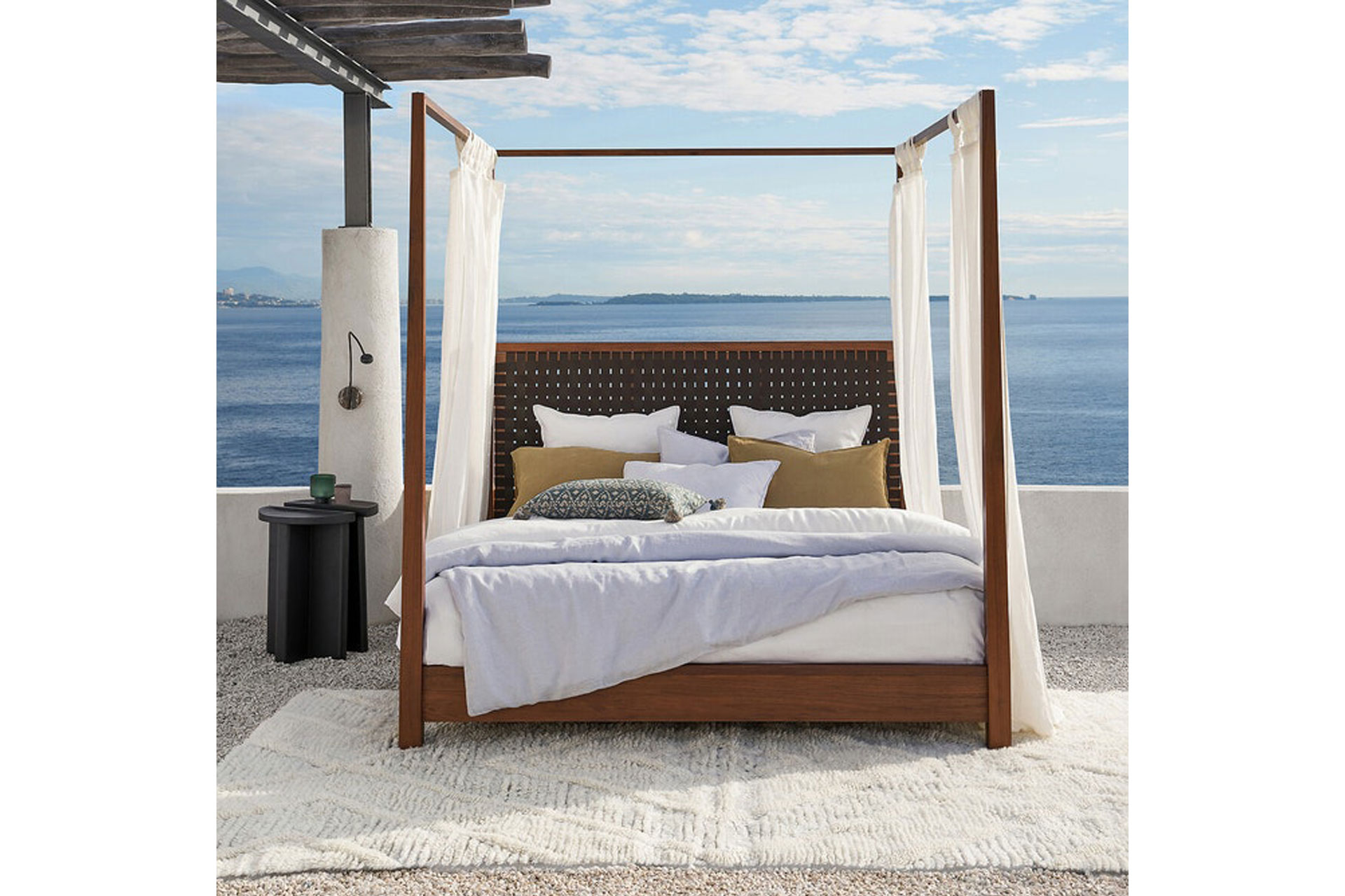 La Redoute canopy beds