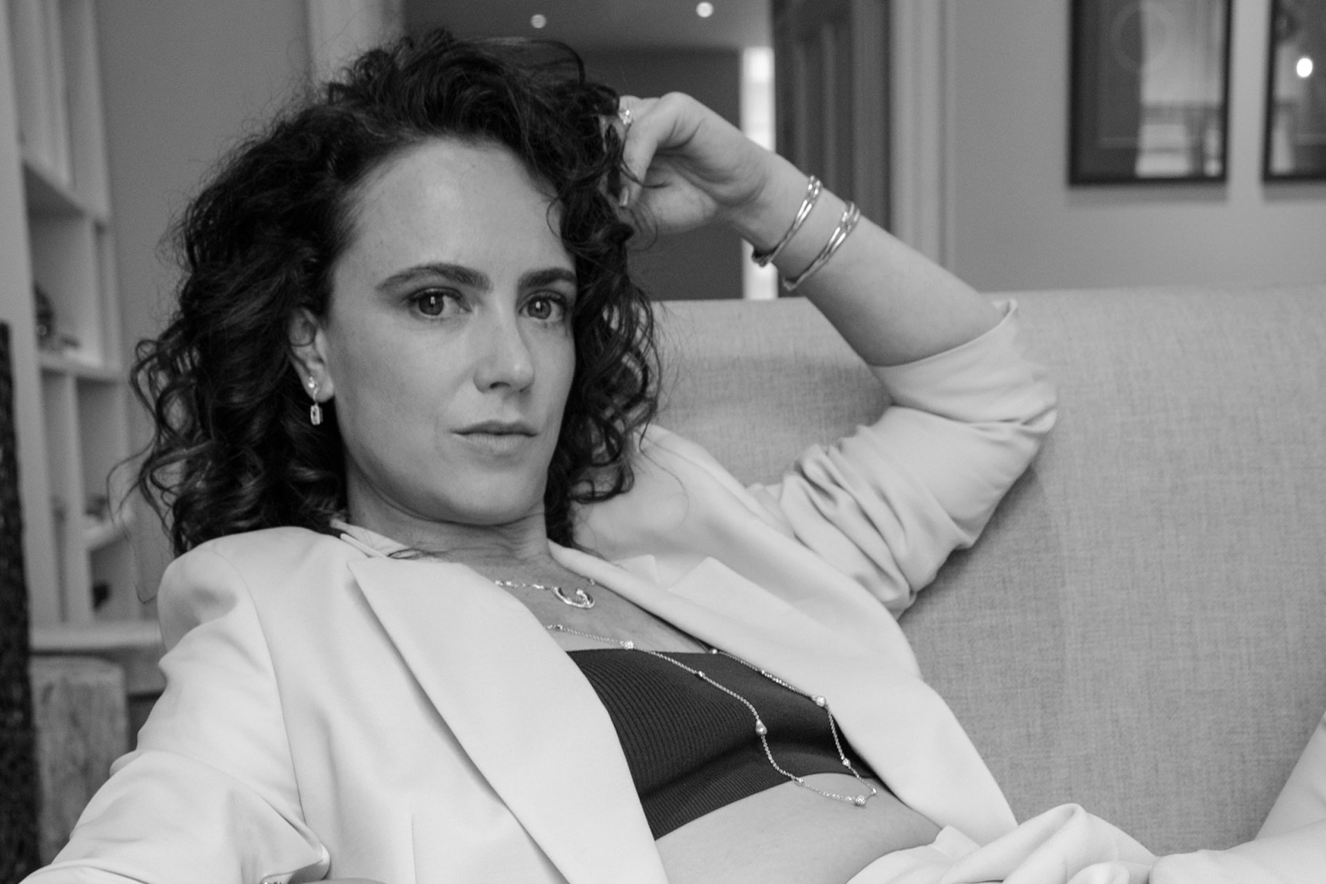 Watch Our Exclusive Beauty Q&A With 'The Nevers' Star Amy Manson