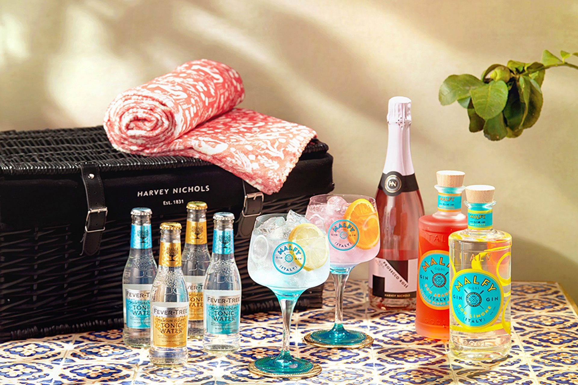 Best Luxury Picnic Hampers in London Restaurant & Deli Hampers