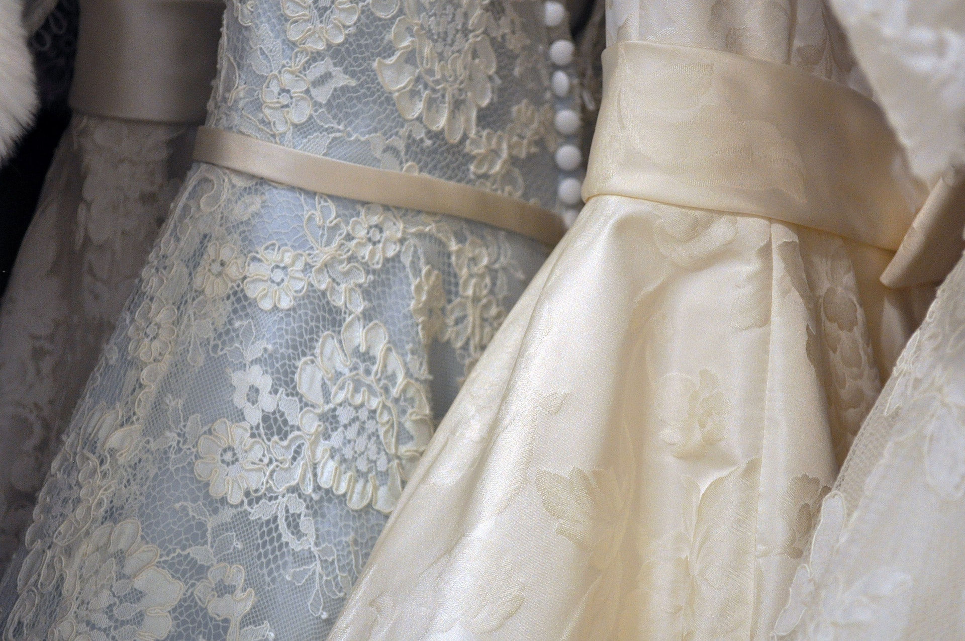How to Buy a Vintage Wedding Dress