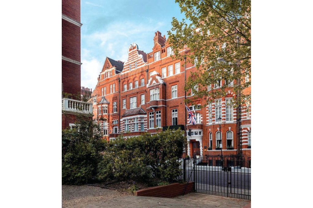 11 Cadogan Gardens exterior