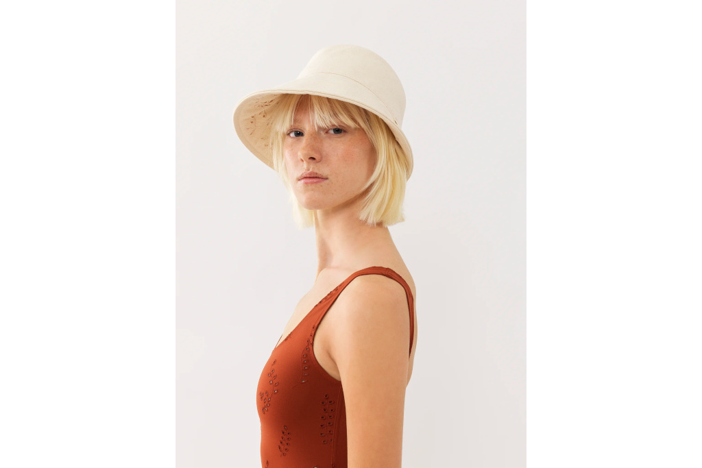 Woman in hat