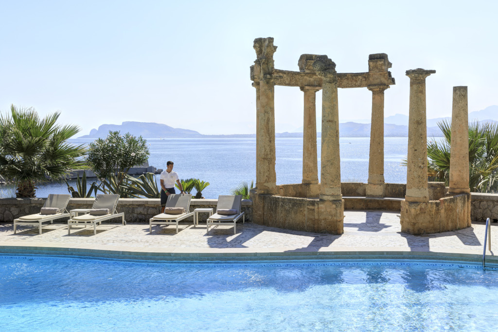 Luxury Private Hideaways You Can Reach By Superyacht - Villa Igiea