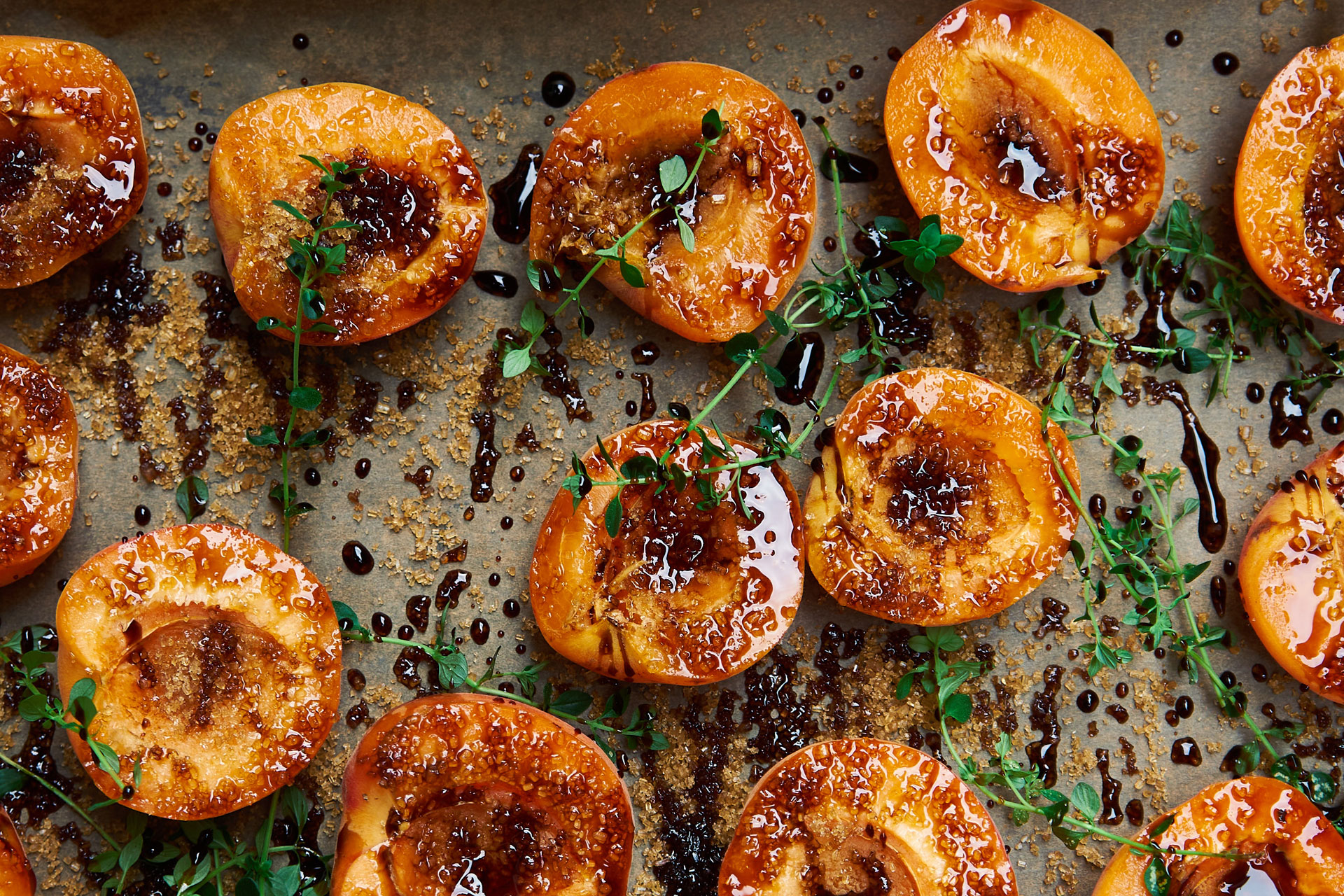 Apricots with thyme and balsamic vinegar