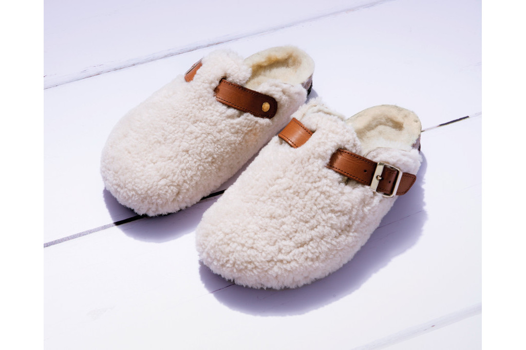Sheepskin clog